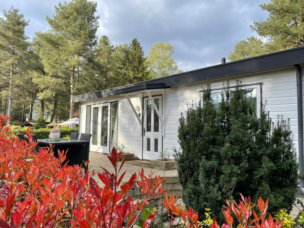 Luxe Vakantiehuis In Het Bos Overbroek Exterior photo